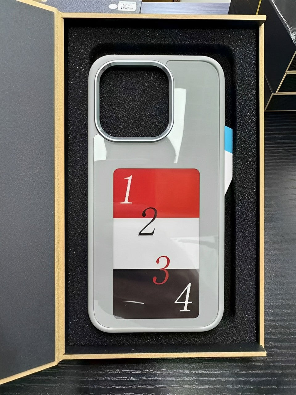 PicCase - E-Ink phone case